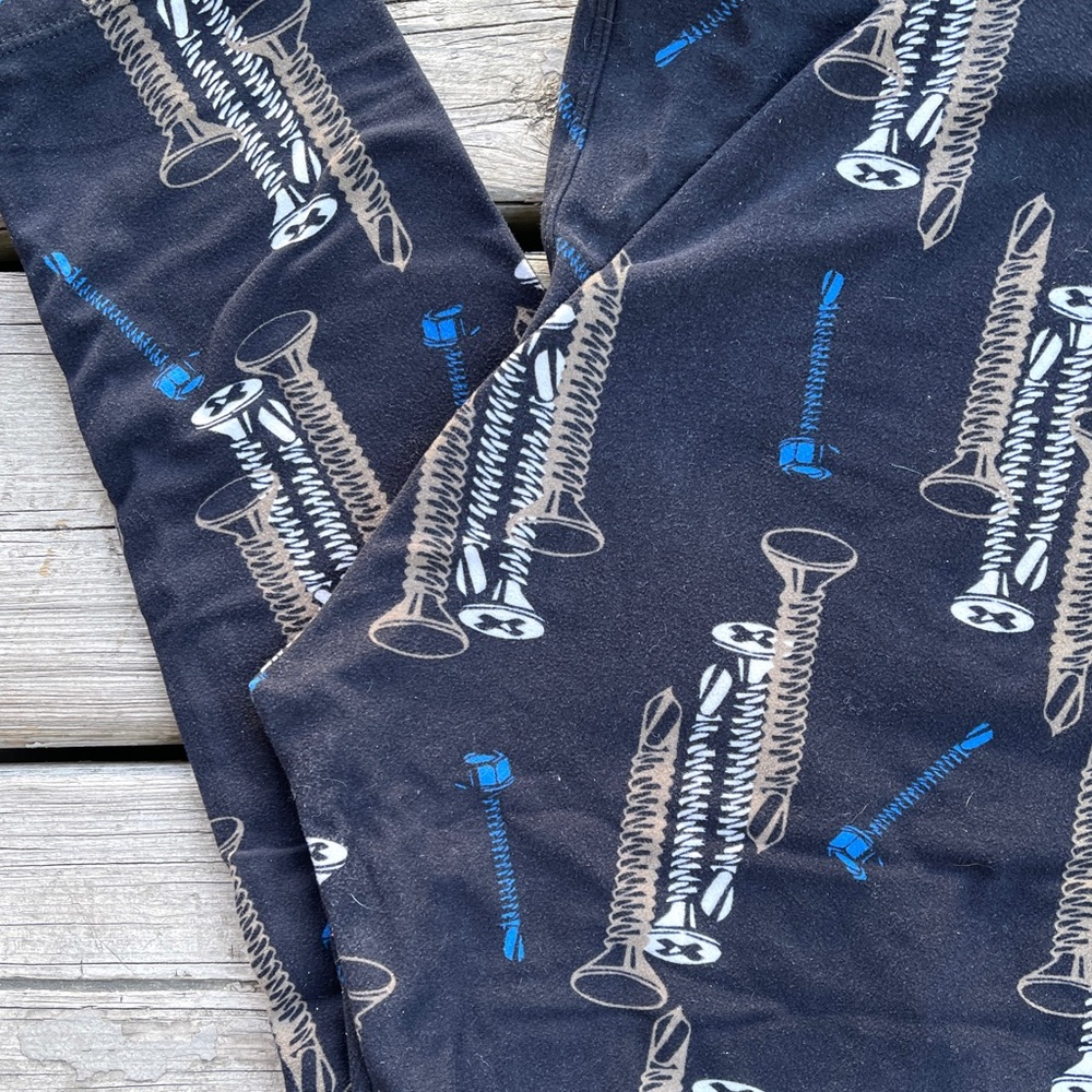 GUC Lularoe TC leggings Black with screw print - Picture 2 of 4